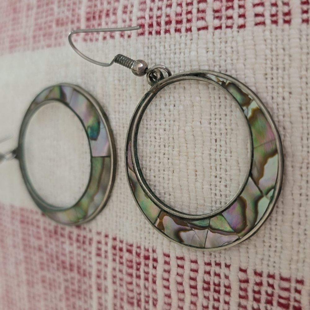 Shell And Silver Circle Dangle Earrings - Euc - image 4